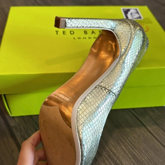TED BAKER Elannam Snake Embrossed High Heel Brooch Shoe in Bronze Size 8 - Picture 4 of 10